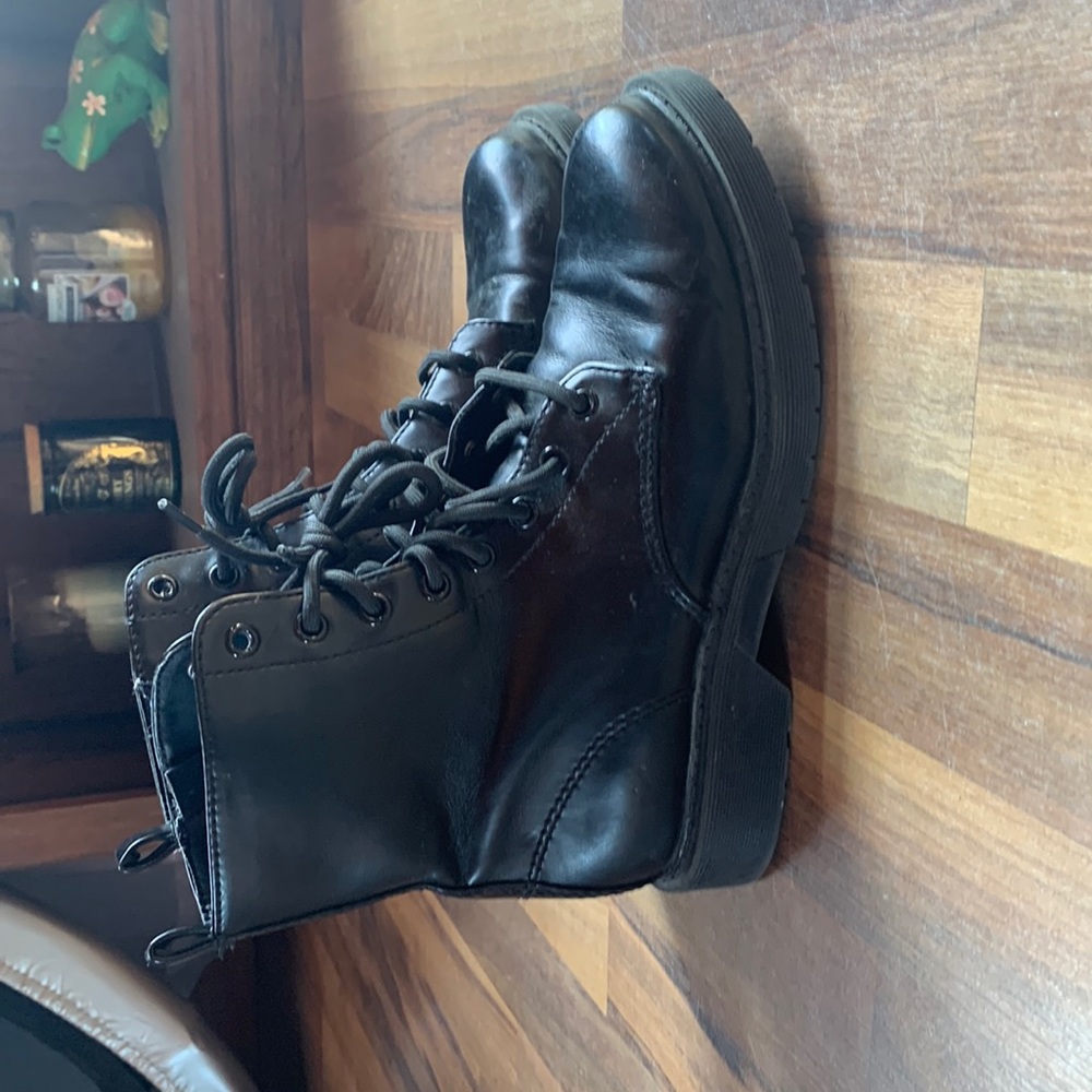 Black time and tru boots